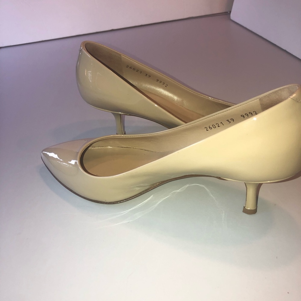 Giuseppe Zanotti, Lucrezia, patent-leather cream nude kitten heel pumps size 39